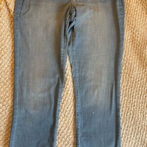 Universal Thread Women's high rise skinny  Leg Jeans in Blue